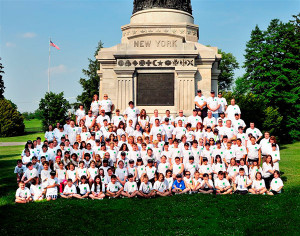students in front of a gettysburg monument